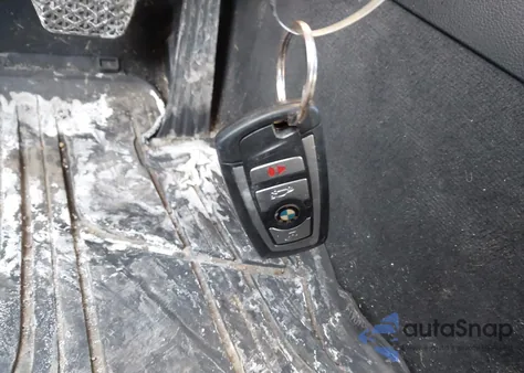 2017 BMW 330I xDrive z USA, uszkodzony, nr VIN WBA8D9C59HK677984